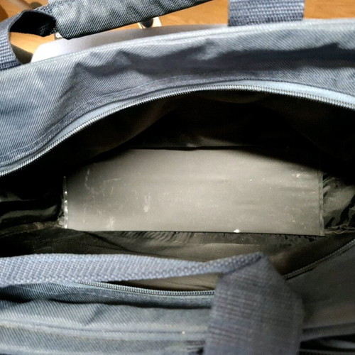 Blue laptop bag like new, hand and shoulder carry