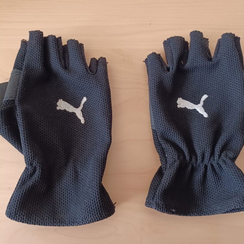 Puma cycling gloves like new
