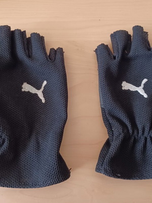 Puma cycling gloves like new