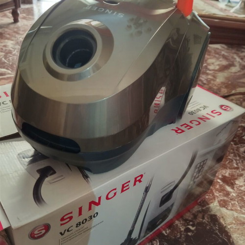 Singer vacuum cleaner VC2200 used