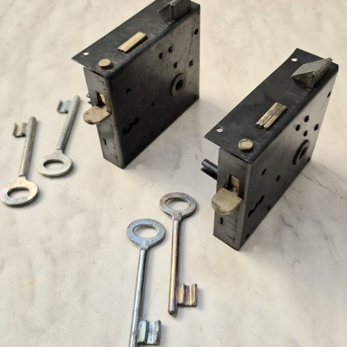 Vintage door locks used, set of 2 with keys
