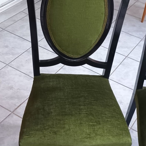 Dining chairs vintage set of 4, like new, velvet fabric, carved detail