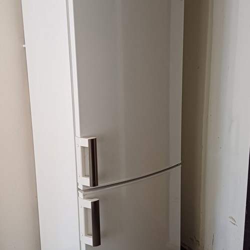 AEG refrigerator model S-53600CSWO with freezer