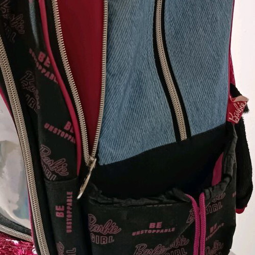 Barbie school bag with wheels and handle used, for primary school