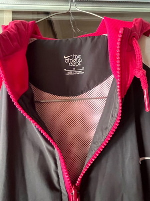 Nike windbreaker jacket size medium like new