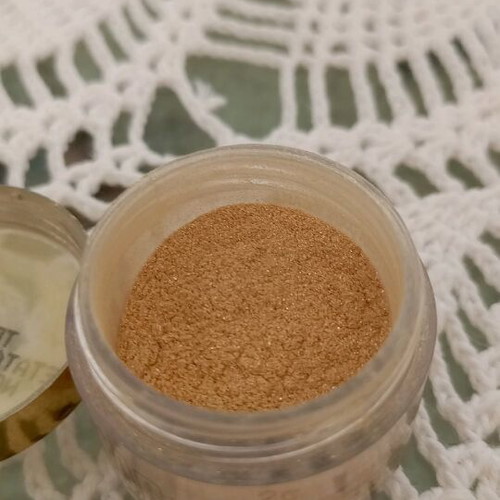 LAYLA Star eyeshadow powder used, gold color