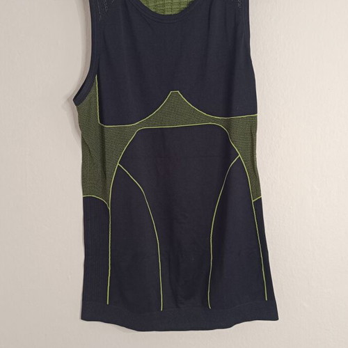 Men's Athletic Shirt size M like new, black and green