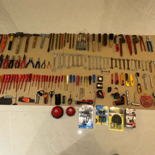 Hand tools used in good condition, complete set