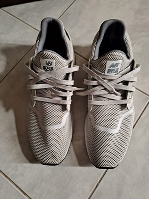 New Balance sneakers used, size 46, beige