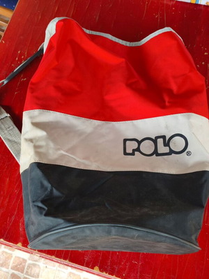 Polo vintage τσάντα λουκάνικο με κορδόνι σε κόκκινο, λευκό και μαύρο