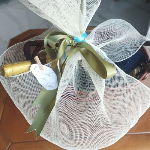 Festive Gift Set Samos Vin Doux and Navy Blue Gloves New
