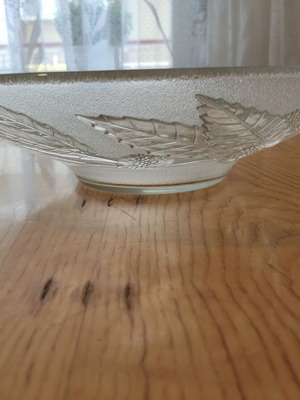 Luminarc vintage glass fruit bowl with embossed leaf and chestnut design, 34cm