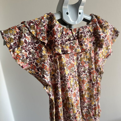 Old Navy floral dress like new with waist and neckline tie, colorful