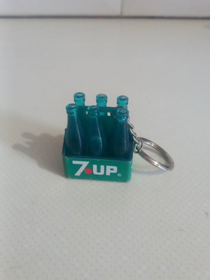 Μπρελόκ vintage σε σχήμα εξάδας 7up μεταχειρισμένο