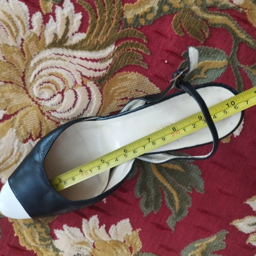 Black and white pumps size 39.5 used, high quality leather