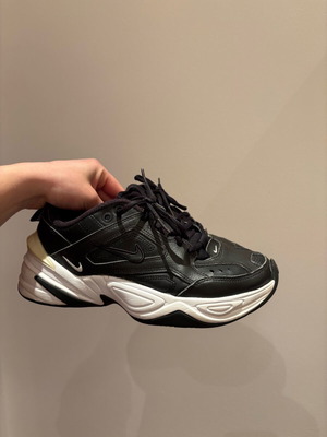Nike Tekno дамски спортни обувки употребявани, номер 38, черни
