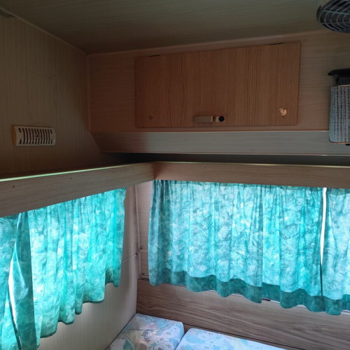 Caravan used with 2 beds, 4 meters long