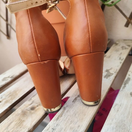 Pointy Heels Brown Diamantique Sandals like new
