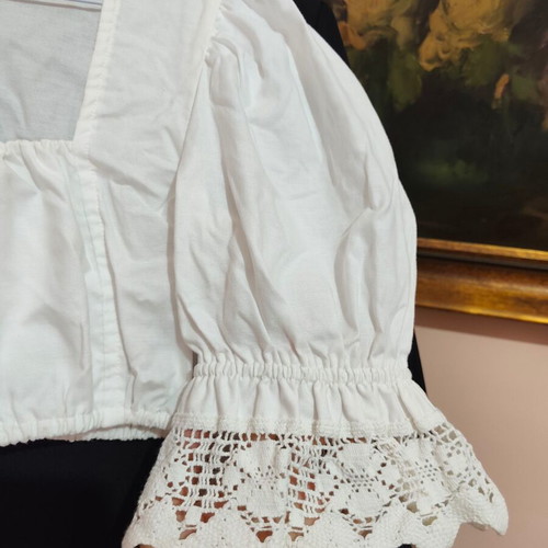 Chiemseer Dirndl & Tracht crop vintage top with lace