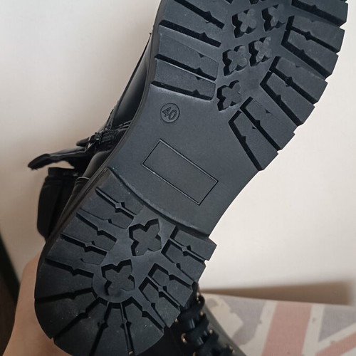 Black ankle boots size 40 with fur lining, new