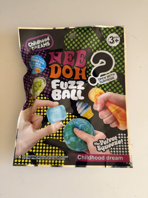 Squishy secret bag with random designs, 1 piece
