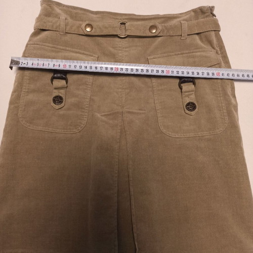 Corduroy skirt with belt and pleats in excellent condition size S