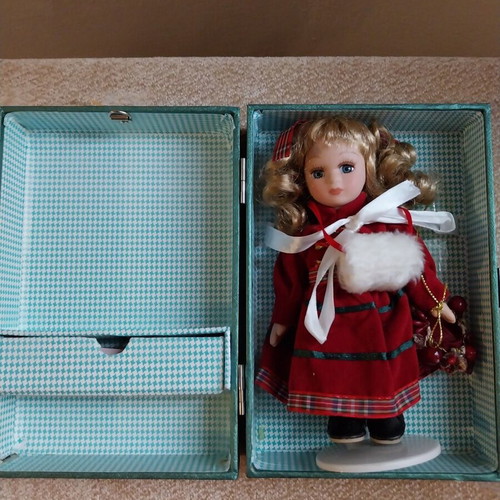 Victoria porcelain doll like new, limited edition with certificate