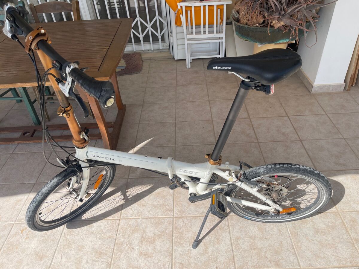 Dahon Vitesse P18 folding bike white… - € 550,00 - Vendora.cy