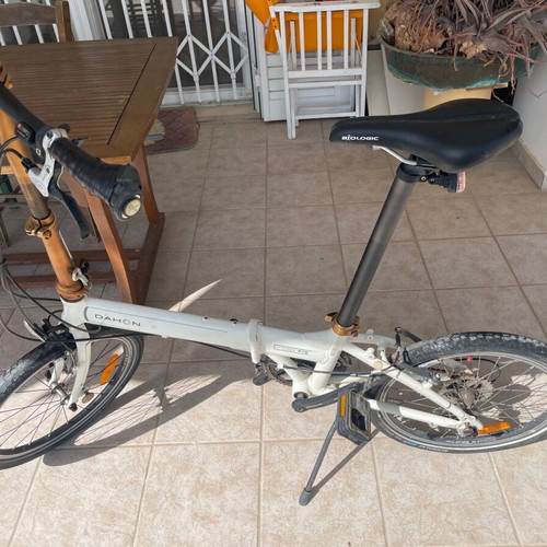 Dahon Vitesse P18 folding bike white like new, 18 speeds