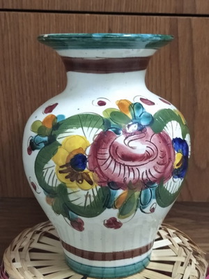 Vintage Italian ceramic vase in Maiolica style