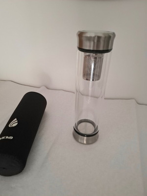 Γυάλινο μπουκάλι 400ml με διπλό τοίχωμα και φίλτρο τσαγιού σαν καινούργιο