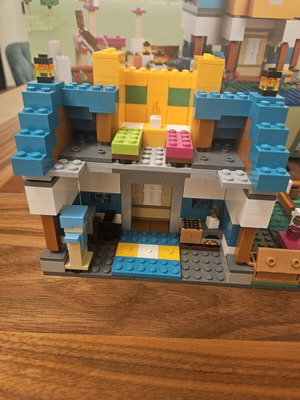 Lego Minecraft The Crafting Box 4.0 (21249) set