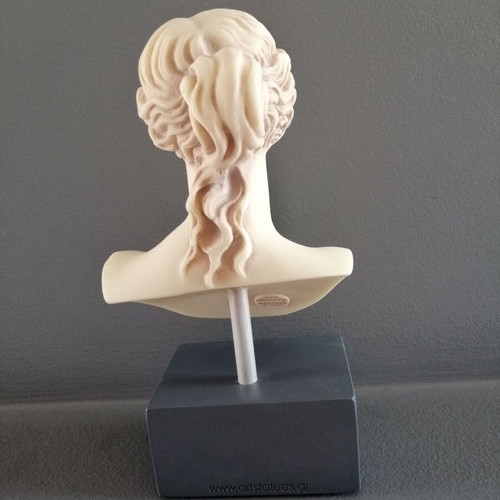 Aphrodite statue used, alabaster, height 19 cm