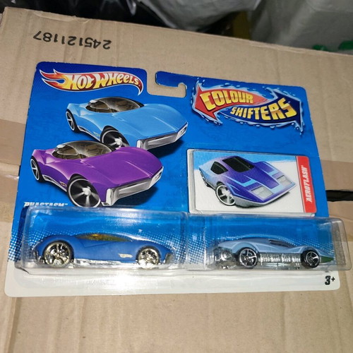 Hot Wheels Colour Shifters 2 cars 1:64 new