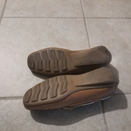 Samantha leather moccasins in tan color like new