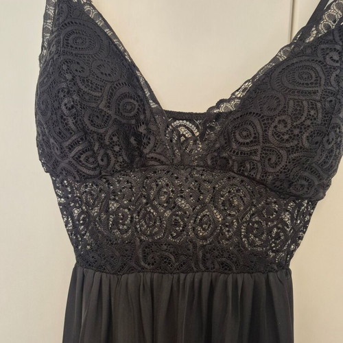 Long dress with lace like new, black