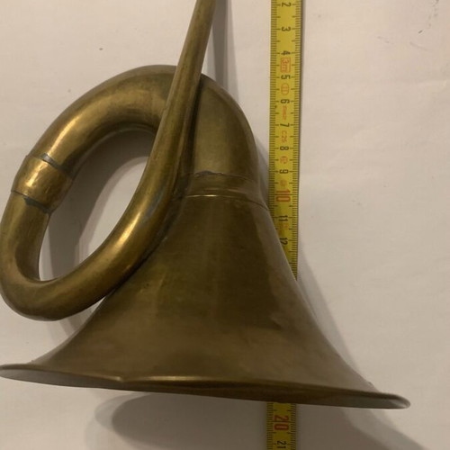 Horn very old used