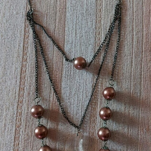 Necklace with 3 chains used, with 2 safety pins