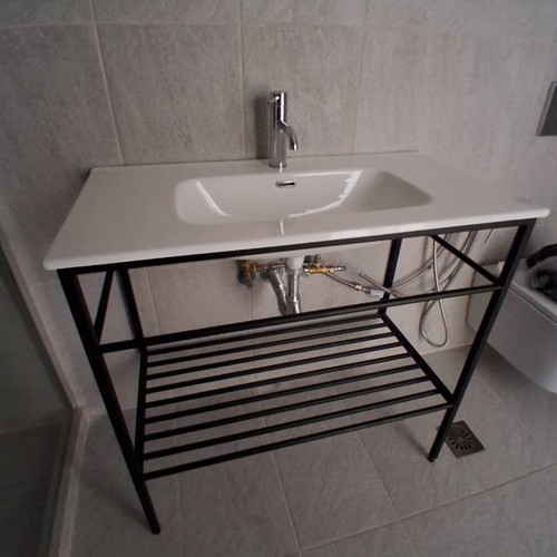 Karag bathroom vanity new, 91cm sink x 47cm deep, 90cm high frame