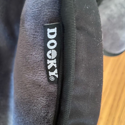 Dooky Baby Support Cushion like new, velour