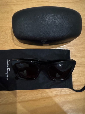 Γυαλιά ηλίου Salvatore Ferragamo