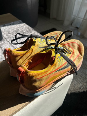 Nike Zoom Fly 4 (Trail) used orange athletic shoes size 43