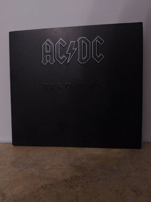 AC/DC Back in Black CD σαν καινούργιο, ροκ