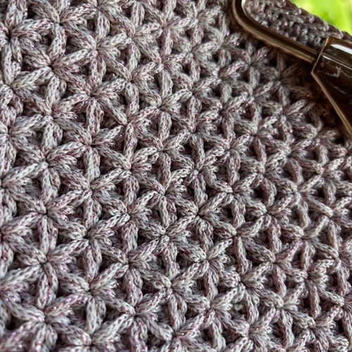 Knitted bag with pink gold thread like new