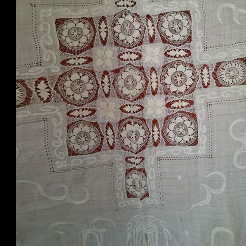 Silk handmade embroidered tablecloth like new with dragons