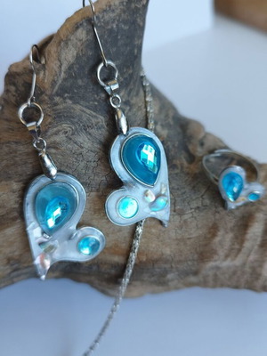 Art jewelry new, handmade from jewelry glass and copper wire