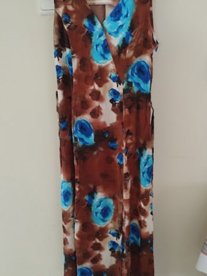 Claire sleeveless long dress like new, colorful floral print
