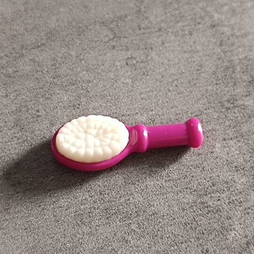Playmobil hairbrush toy accessory