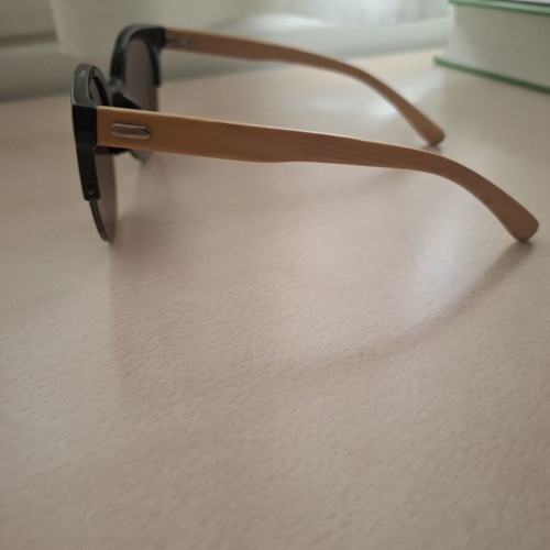 Unisex sunglasses with mirror lenses