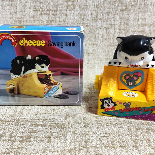 Cheese Saving Bank wind-up new vintage plastic coin bank with box